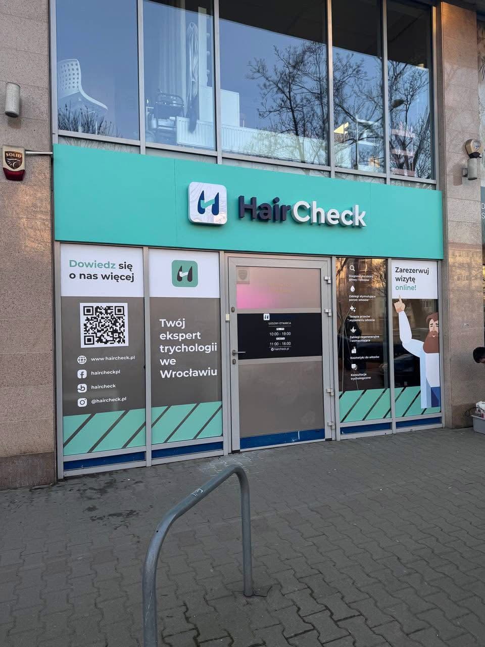 Branding Elewacji — HairCheck - 1